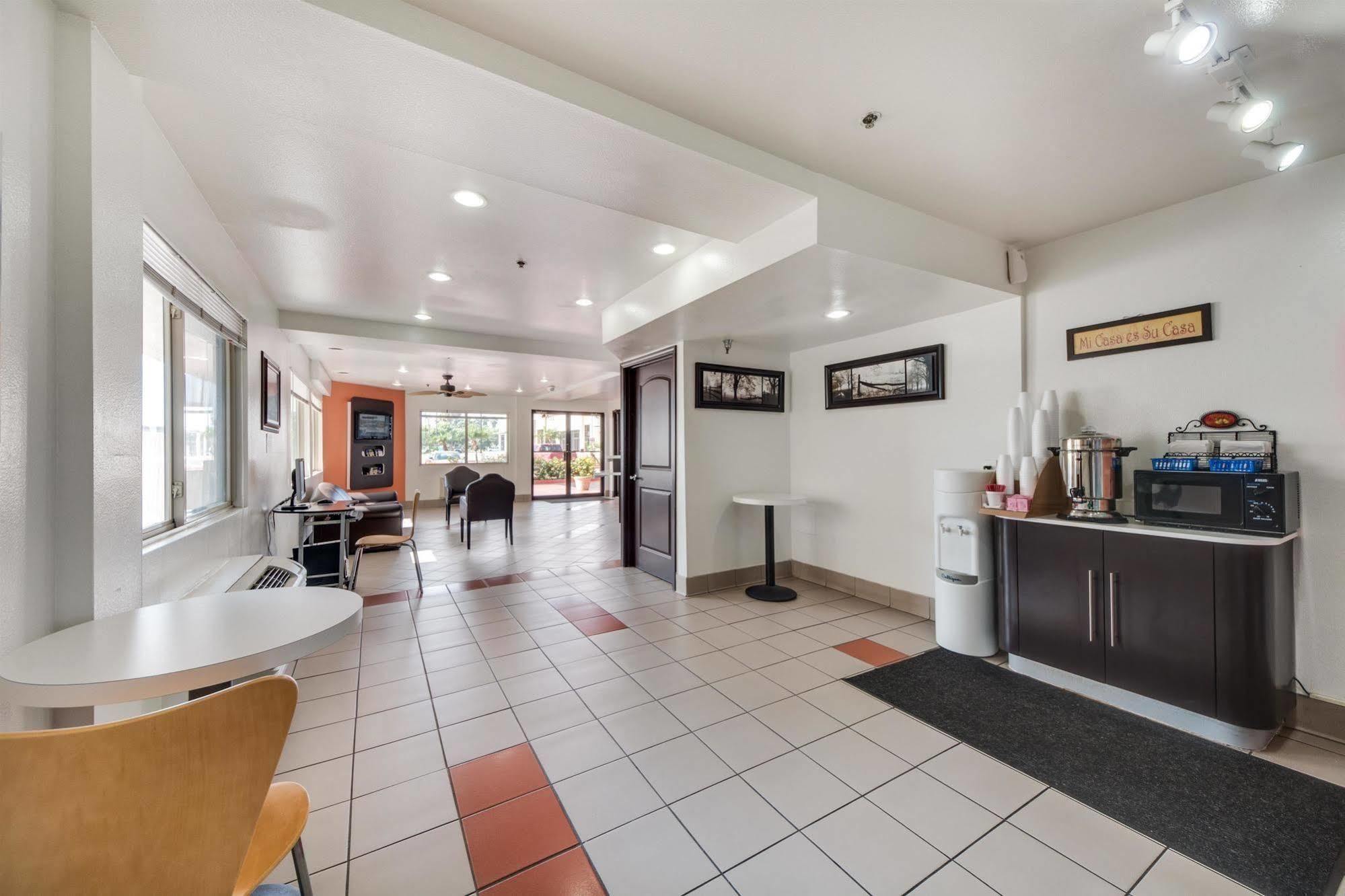 Motel 6-Brownsville, Tx North Екстер'єр фото