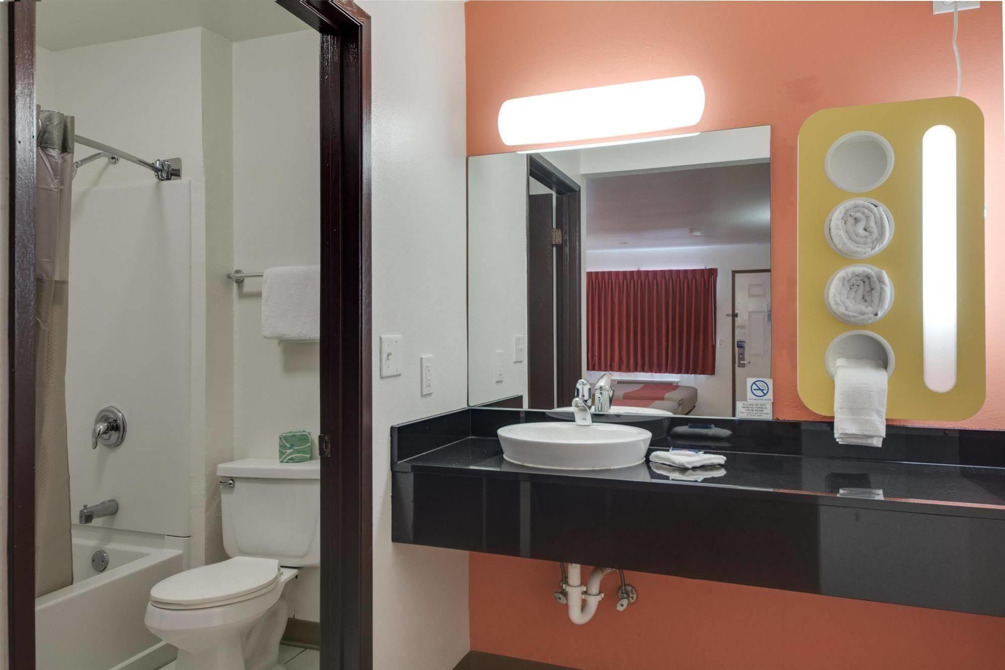 Motel 6-Brownsville, Tx North Екстер'єр фото