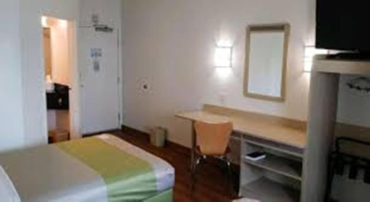 Motel 6-Brownsville, Tx North Екстер'єр фото