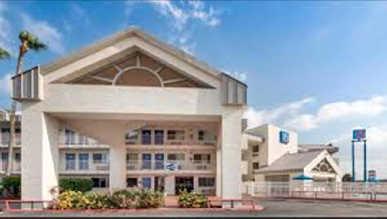 Motel 6-Brownsville, Tx North Екстер'єр фото