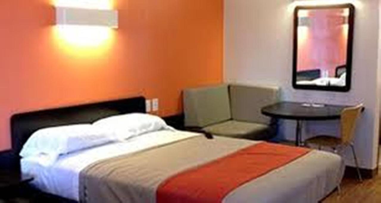 Motel 6-Brownsville, Tx North Екстер'єр фото